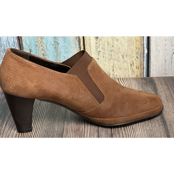 Amalfi By Rangoni Women’s Brown Suede Heels Pump Size 10M Made In Italy - Picture 15 of 16